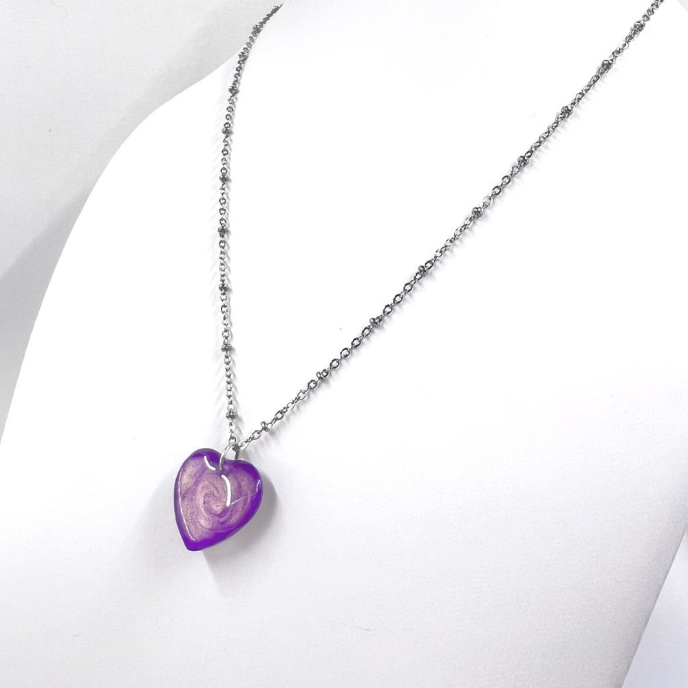 New / Handcrafted - Purple Iridescent Bubble Heart Silver Tone Chain Necklace - Picture 3 of 7